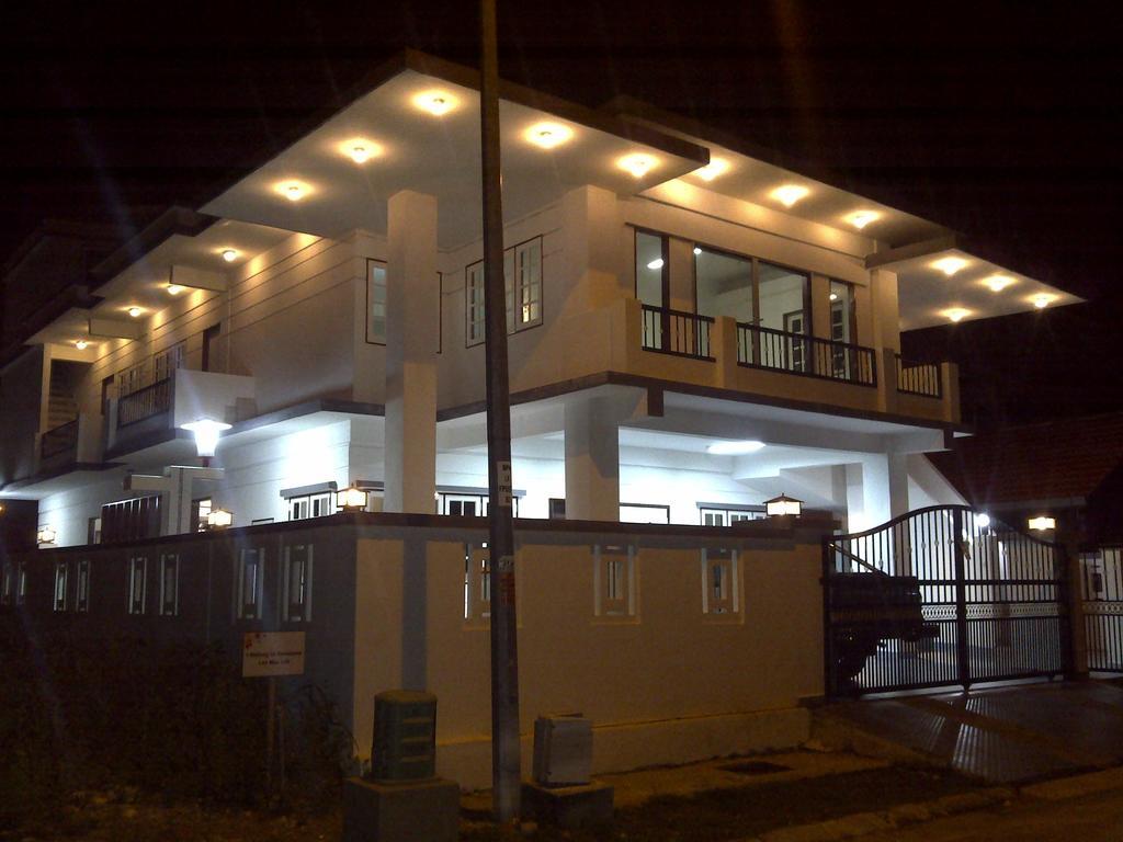 Formula One Bed And Breakfast F1 Sepang Klia Klia2 Kuala Lumpur International Airport Transit Nilai Dış mekan fotoğraf